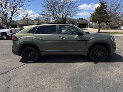 2025 Volkswagen Atlas Cross Sport 2.0T SEL