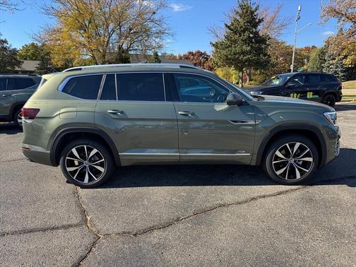 2026 Volkswagen Atlas 2.0T SEL Premium R-Line 4MOTION