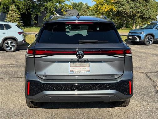 2025 Volkswagen Tiguan 2.0T SE R-Line Black 4MOTION