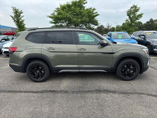 2025 Volkswagen Atlas 2.0T Peak Edition