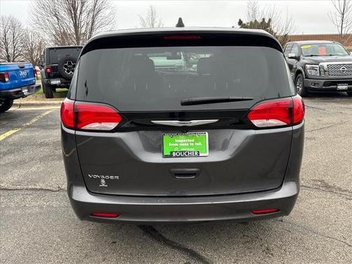 2022 Chrysler Voyager LX