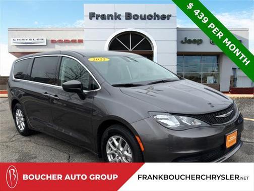 2022 Chrysler Voyager LX