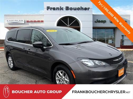 2022 Chrysler Voyager LX