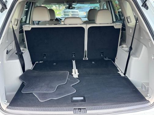 2024 Volkswagen Atlas 2.0T SE