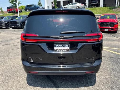 2025 Chrysler Pacifica Limited