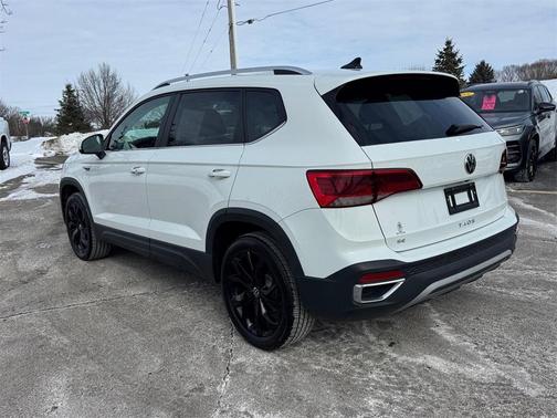 2023 Volkswagen Taos 1.5T SE