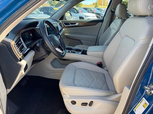 2025 Volkswagen Atlas 2.0T SE