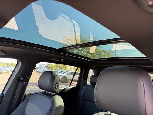 2023 Volkswagen Tiguan 2.0T SE R-Line Black 4MOTION