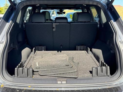 2023 Volkswagen Tiguan 2.0T SE R-Line Black 4MOTION