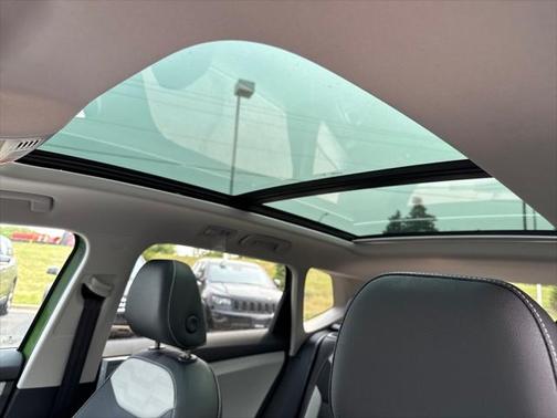 2025 Volkswagen Taos 1.5T SEL