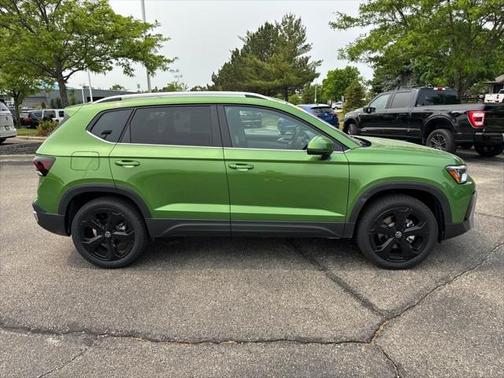 2025 Volkswagen Taos 1.5T SEL