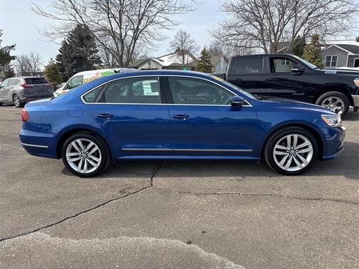 2017 Volkswagen Passat 1.8T SE w/Technology