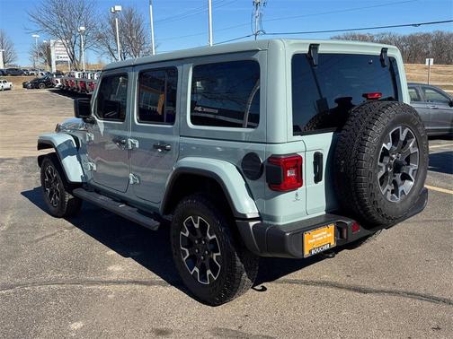 2024 Jeep Wrangler 4-Door Sahara 4x4