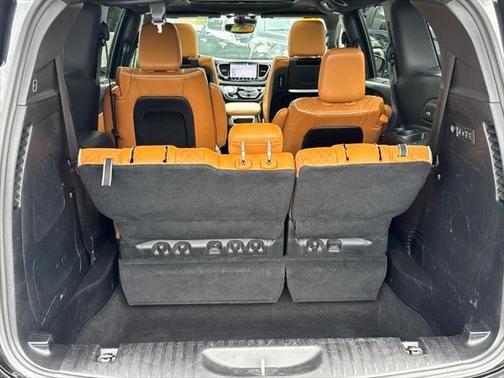 2022 Chrysler Pacifica L