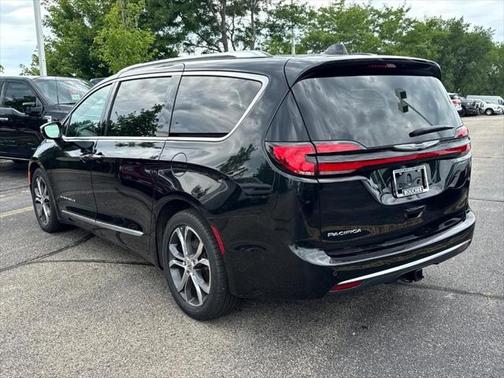 2022 Chrysler Pacifica L