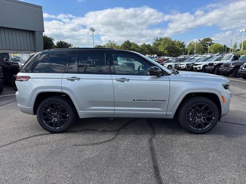 2025 Jeep Grand Cherokee Summit