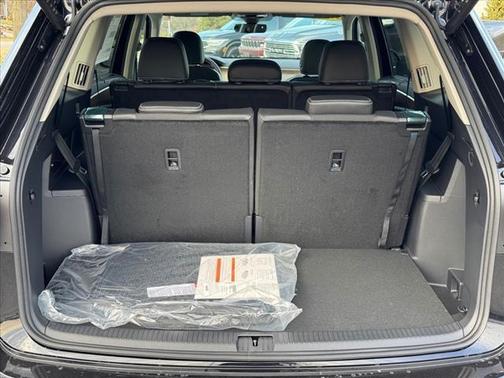 2025 Volkswagen Atlas 2.0T SE w/Technology 4MOTION