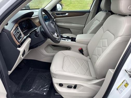 2025 Volkswagen Atlas 2.0T SE w/Technology 4MOTION