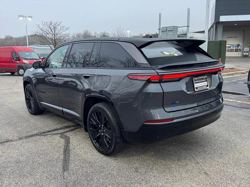 2024 Jeep Wagoneer S Launch Edition