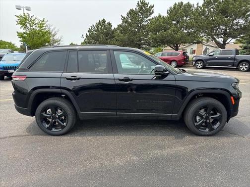 2025 Jeep Grand Cherokee Altitude