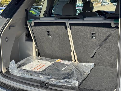 2026 Volkswagen Atlas 2.0T SEL Premium R-Line 4MOTION