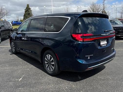 2025 Chrysler Pacifica Hybrid Select