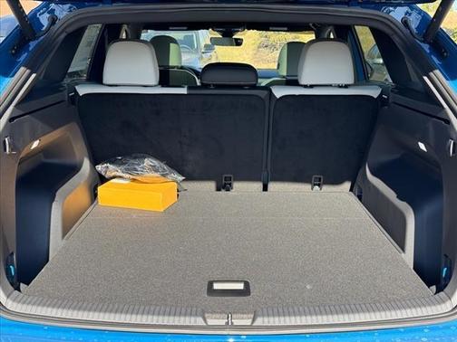 2025 Volkswagen Atlas Cross Sport 2.0T SEL Premium