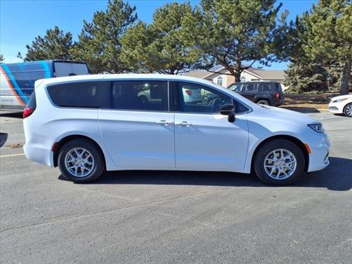 2025 Chrysler Pacifica L