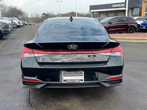 2022 Hyundai ELANTRA SEL