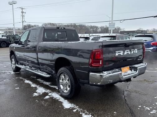 2025 RAM 2500 Big Horn Crew Cab 4x4 8' Box