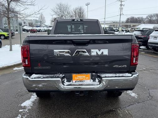 2025 RAM 2500 Big Horn Crew Cab 4x4 8' Box