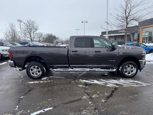 2025 RAM 2500 Big Horn Crew Cab 4x4 8' Box