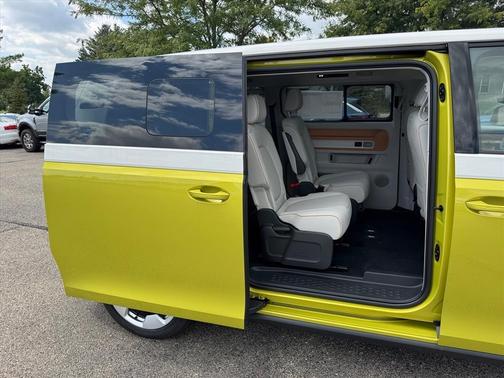 2025 Volkswagen ID. Buzz Pro S Plus with 4MOTION