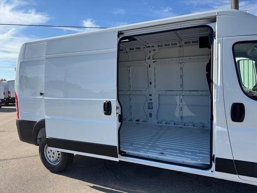 2026 RAM ProMaster 2500 Tradesman