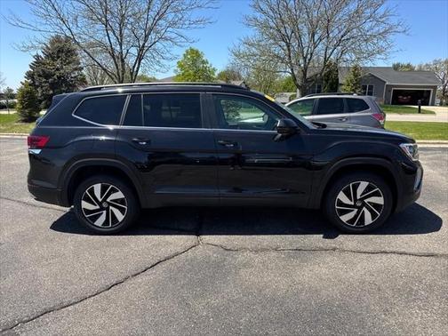 2025 Volkswagen Atlas 2.0T SE w/Technology 4MOTION