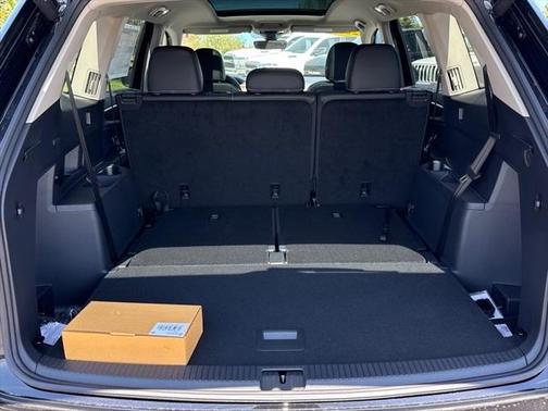 2025 Volkswagen Atlas 2.0T SE w/Technology 4MOTION