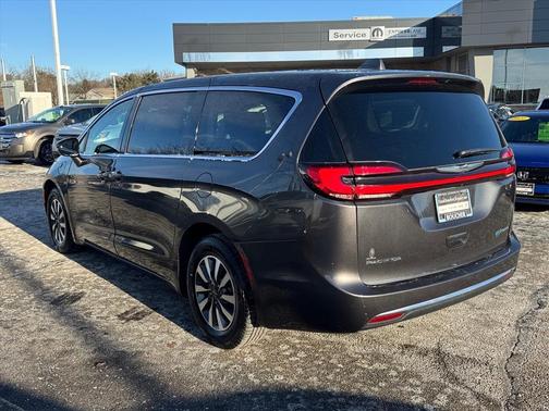 2022 Chrysler Pacifica Hybrid Touring L