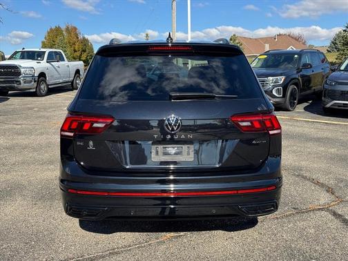 2024 Volkswagen Tiguan 2.0T SE R-Line Black 4MOTION