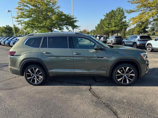 2026 Volkswagen Atlas 2.0T SEL Premium R-Line 4MOTION
