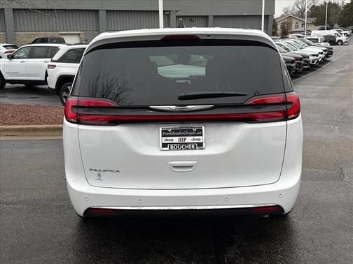 2025 Chrysler Pacifica L
