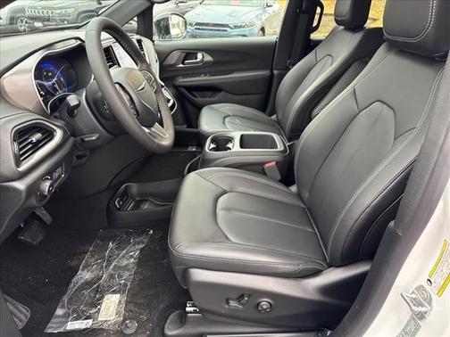 2025 Chrysler Pacifica L