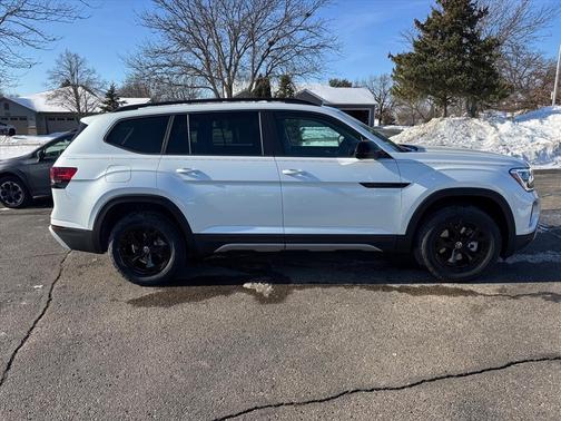 2026 Volkswagen Atlas Peak Edition