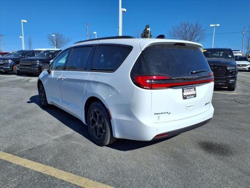 2025 Chrysler Pacifica Hybrid Premium S Appearance Pkg