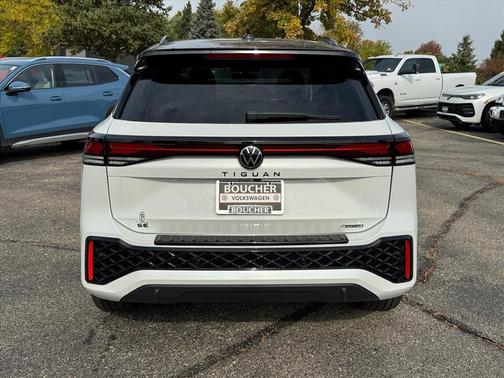 2025 Volkswagen Tiguan 2.0T SE R-Line Black 4MOTION