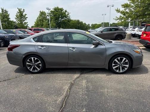 2017 Nissan Altima 2.5 SR