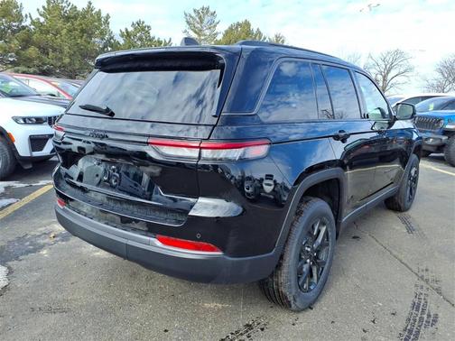 2026 Jeep Grand Cherokee Altitude