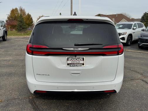 2026 Chrysler Pacifica L