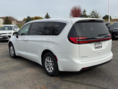 2026 Chrysler Pacifica L