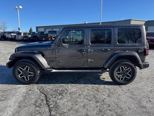 2026 Jeep Wrangler 4-Door Sahara 4x4