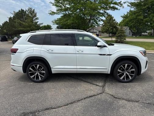 2025 Volkswagen Atlas 2.0T SEL Premium R-Line 4MOTION